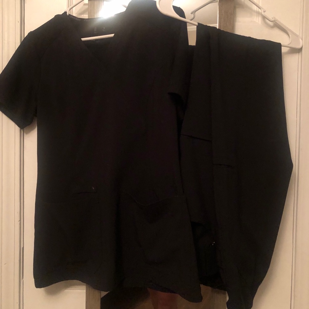 Black scrub set
